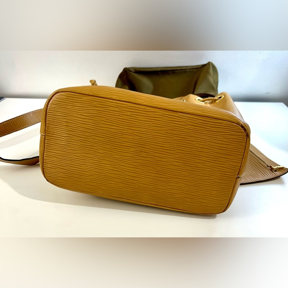 Fendi Epi‎ Bag - Picture 8 of 14